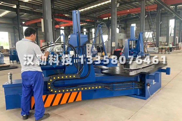 數(shù)控拉彎機(jī)的優(yōu)勢及應(yīng)用注意事項(xiàng)